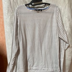 Rohan simple cotton white and black striped crew neck shirt.  Eu 16